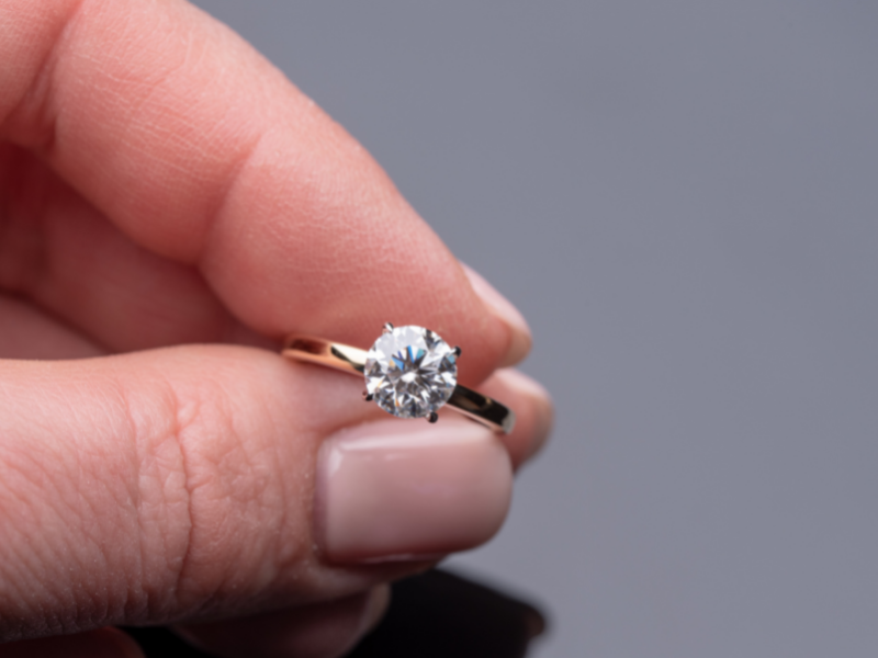 回收鑽石戒指去銀樓變賣好嗎？欲當舖收鑽石戒指教你可以這樣做！